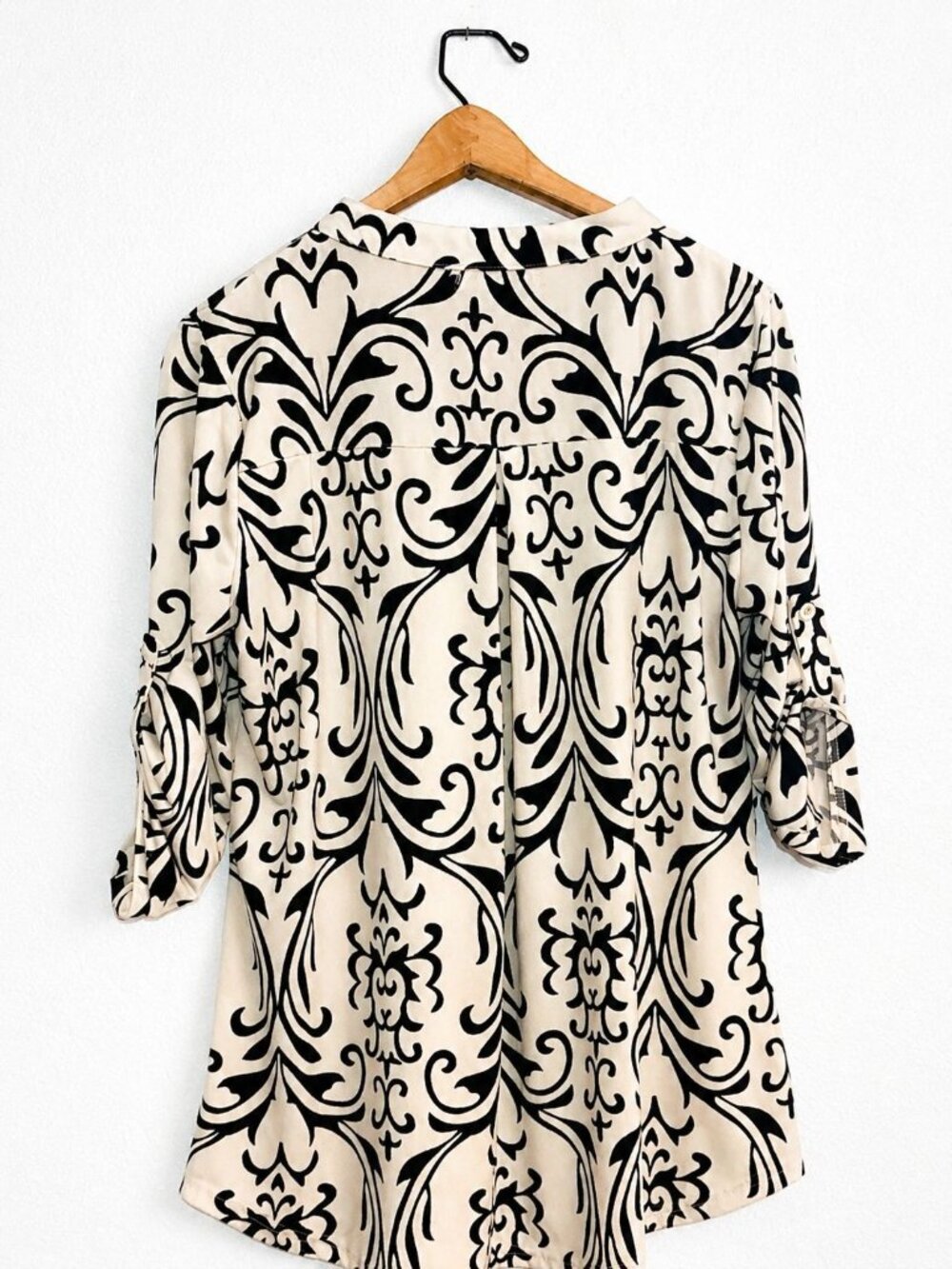 ROSWEAR Women's Black Tan Paisley Blouse L V Neck Ruched Sleeve Career Top - Picture 3 of 3